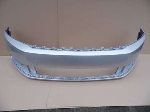 VW Passat B7 zderzak przedni srebrny LA7W