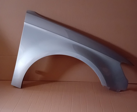 Audi A3 8V 12-20 Sedan Cabrio błotnik prawy srebrny LZ7G