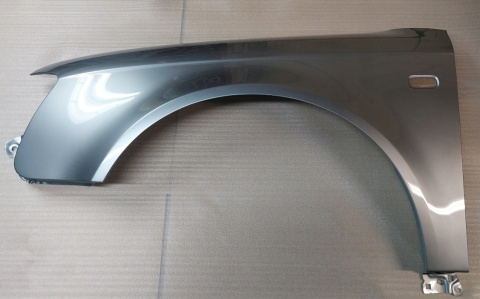 Audi A4 B7 8E 04-08 lewy błotnik szary LY7G