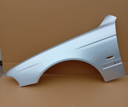 BMW 5 E39 96-04r. błotnik lewy w kolorze srebrnym 354