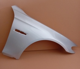 BMW 5 F10 F11 10-17r błotnik prawy srebrny 354