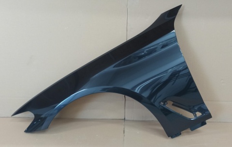 BMW 5 G30 G31 F90 17-23r. błotnik lewy ALU w kolorze szarym A90