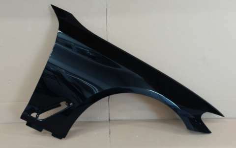 BMW 5 G30 G31 F90 17-23r. błotnik prawy ALU w kolorze czarnym 475