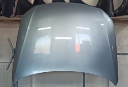 VW Passat B6 3C 05-10r Maska srebrna LB5M