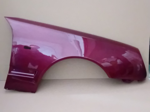 Mercedes W210 S210 95 - 99r błotnik prawy czerwony 567