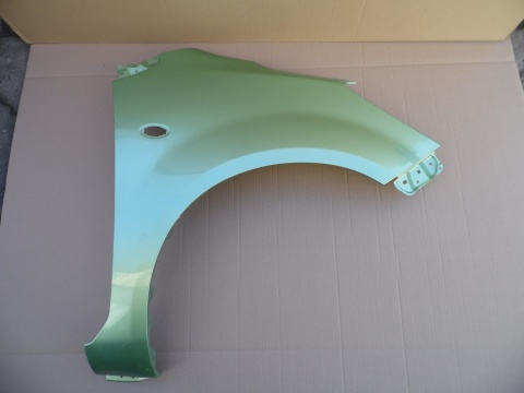 Opel Agila B 08-15r błotnik prawy zielony ZJD