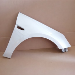 Opel Astra 5 K 15-22r prawy błotnik biały Z40R