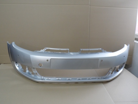 VW Golf 6 5K Hatchback 08-13r zderzak przedni w kolorze srebrnym LA7W