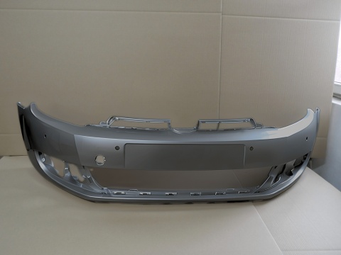 VW Golf 6 5K Hatchback 08-13r zderzak przedni w kolorze szarym LA7T