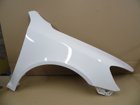 Skoda Octavia 2 II 1Z 09-13r prawy błotnik biały 1026 , LF9E