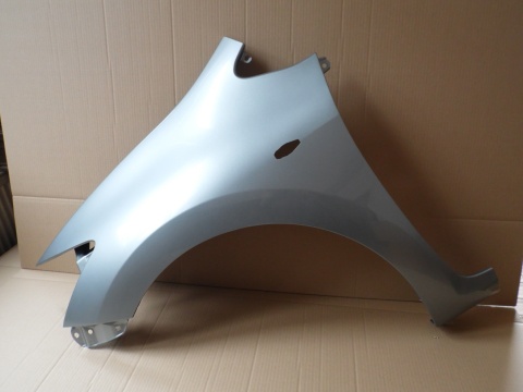 Toyota Auris I (E15) 07-10r błotnik lewy srebrny 1F8