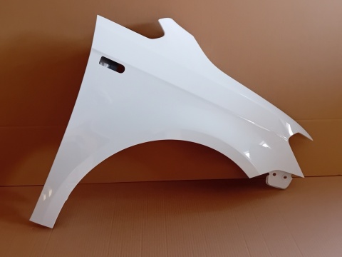 VW Caddy 4 IV 2K 16-20r błotnik prawy biały LB9A