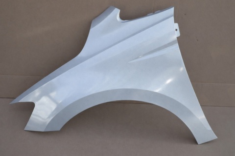 VW Touran 5T 2015- lewy błotnik srebrny LA7W