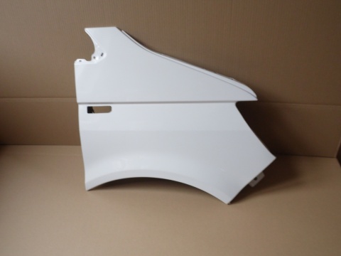 VW Transporter Multivan T6 15-19r błotnik prawy w kolorze białym LB9A